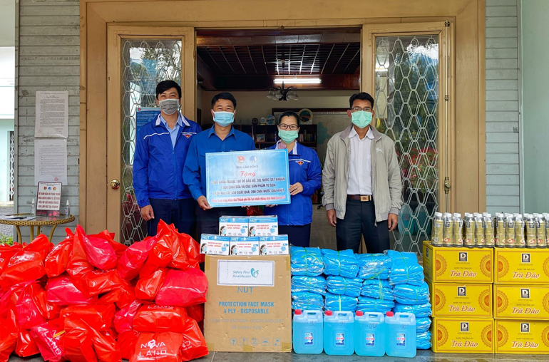 Tuổi trẻ Lâm Đồng đồng hành cùng người dân phòng chống dịch Covid-19