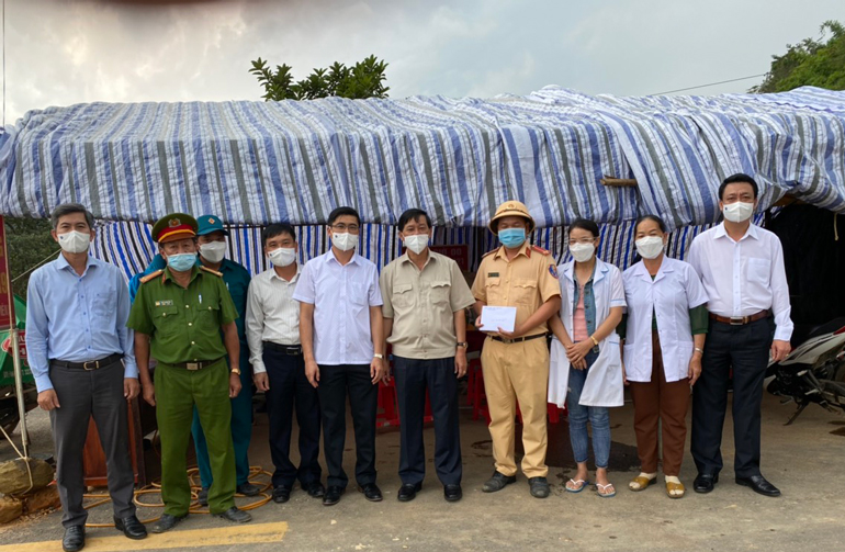 Bí thư Tỉnh ủy Trần Đức Quận kiểm tra công tác phòng chống dịch Covid-19 tại huyện Cát Tiên