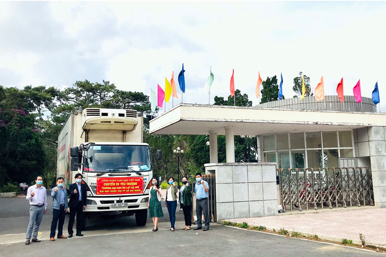 Trường Đại học Đà Lạt đóng góp và hỗ trợ hơn 376 triệu đồng phòng chống dịch Covid-19