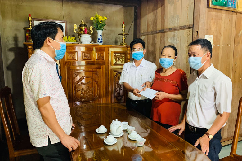 Các địa phương tích cực chi trả hỗ trợ cho đối tượng gặp khó khăn do dịch Covid-19