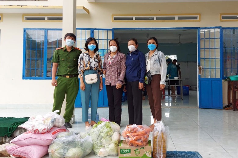 Cát Tiên: Hơn 800 triệu đồng ủng hộ Qũy phòng chống dịch bệnh Covid-19