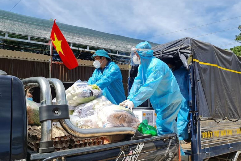 Vận chuyển hàng hóa hỗ trợ người dân thực hiện giãn cách xã hội