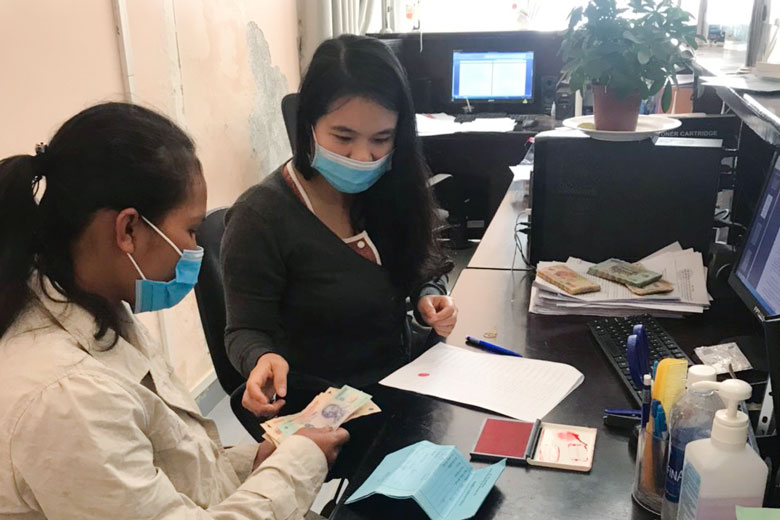 Lạc Dương: Kịp thời hỗ trợ đối tượng khó khăn do ảnh hưởng dịch COVID-19