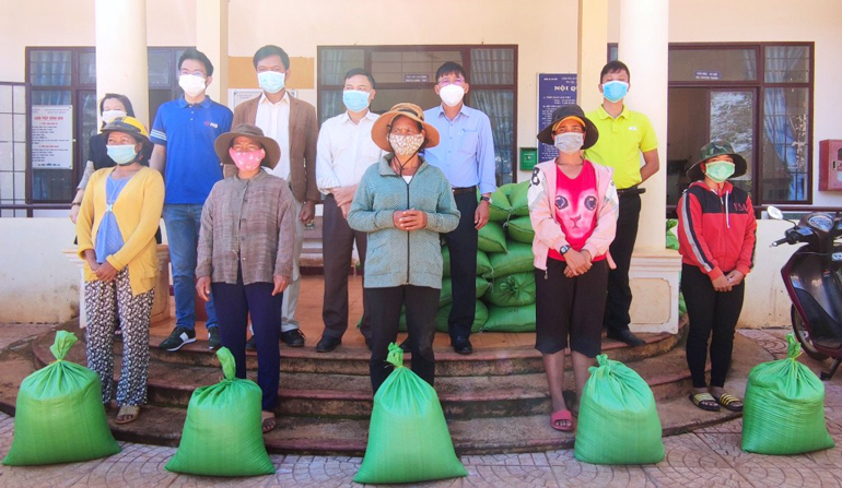 Di Linh: Tặng 1.650 kg gạo cho những hộ có hoàn cảnh khó khăn