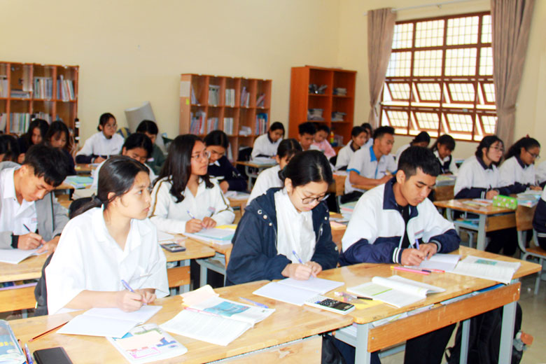Khi học sinh dân tộc nội trú tạm không nội trú