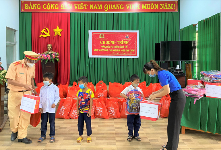 Bảo Lâm: Phát động Chương trình nâng bước đến trường