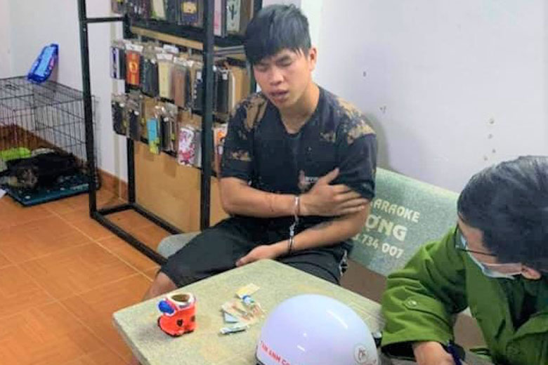 Bảo Lộc: Bắt khẩn cấp đối tượng dùng dao cứa cổ người phụ nữ để cưỡng dâm và cướp tài sản