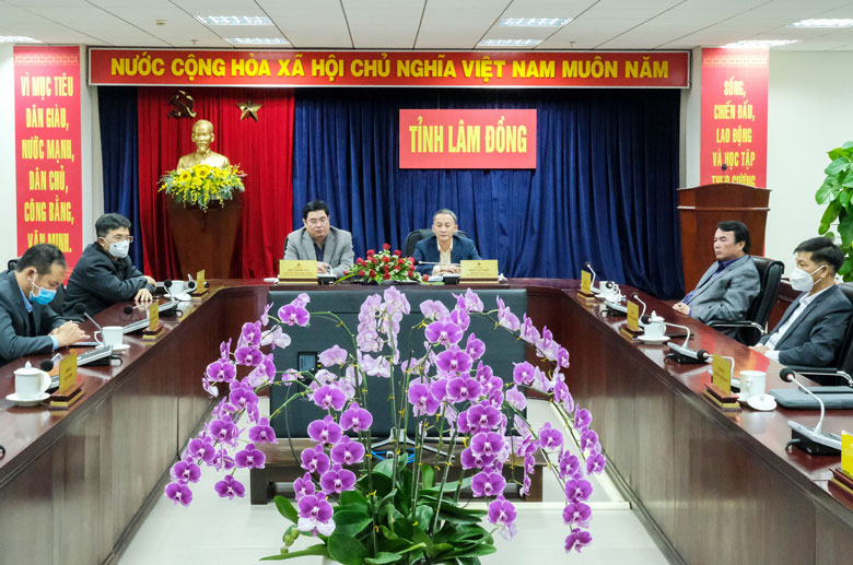 Lâm Đồng lên kế hoạch triển khai Chương trình ''Sóng và máy tính cho em''