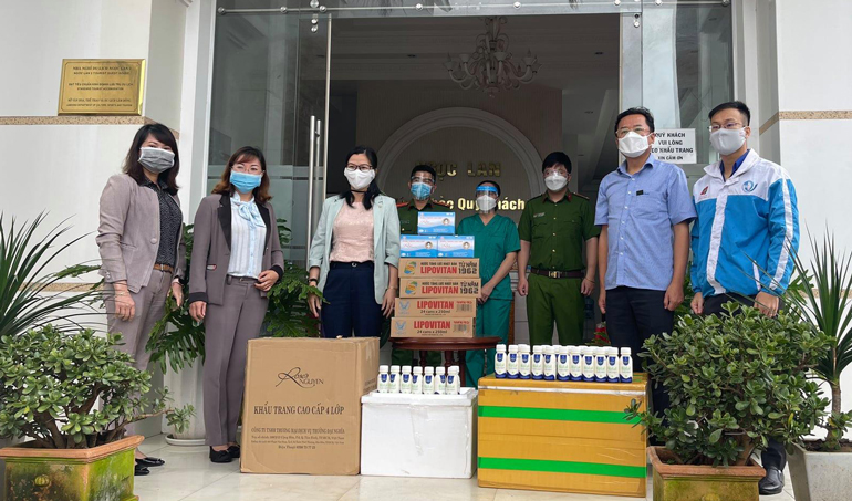 Thăm, tặng quà các thai phụ đang cách ly tập trung tại Đức Trọng