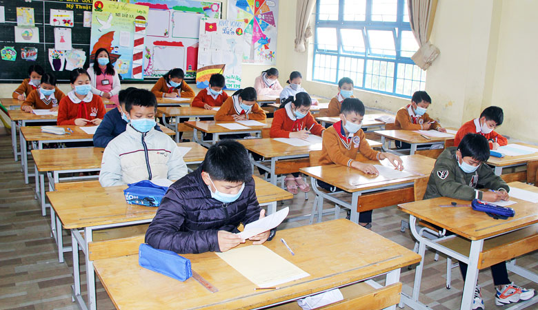 Đánh giá học sinh trung học theo hướng học thật thi thật