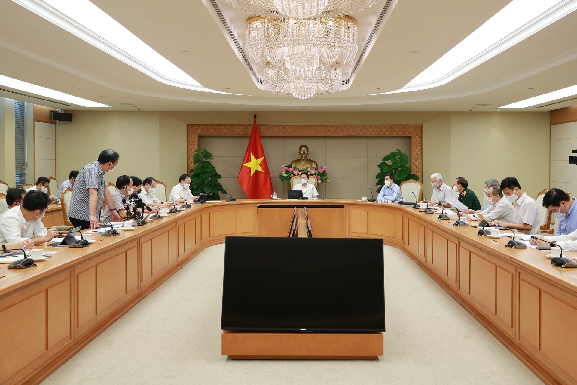 Các nhà khoa học, chuyên gia, Bộ Y tế kỳ vọng, sau khi hoàn thành thử nghiệm đánh giá lâm sàng, các DN dược của Việt Nam sẽ làm việc để có bản quyền sản xuất trong nước