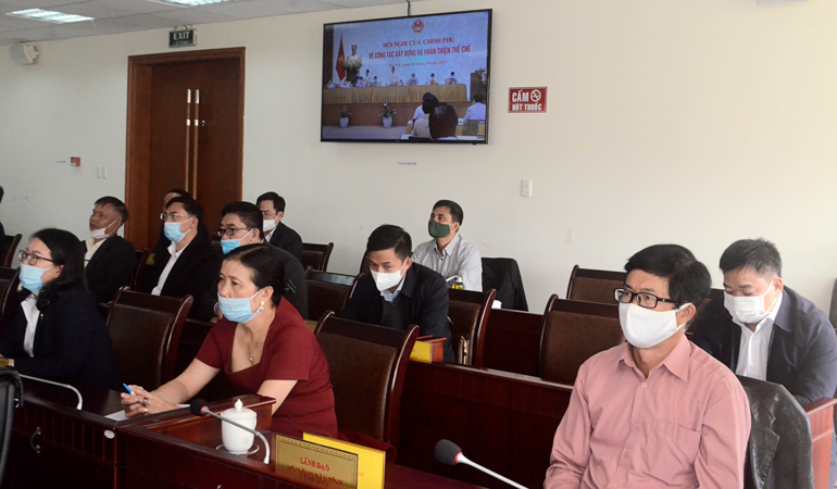 Đại biểu tham dự hội nghị trực tuyến