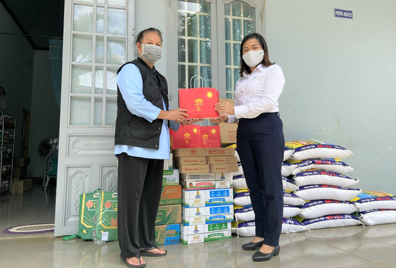 Thủy điện Đồng Nai mang hơi ấm Trung thu đến với trẻ nghèo và mồ côi