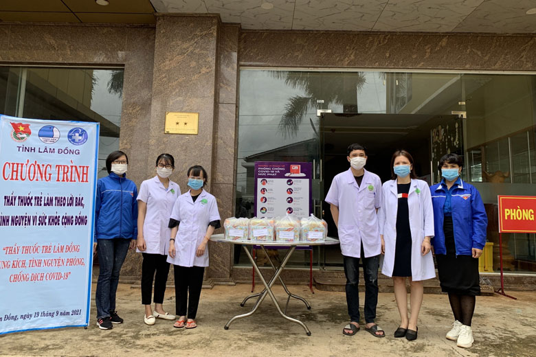 Di Linh: Chương trình thầy thuốc trẻ làm theo lời Bác