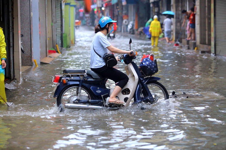 Thời tiết ngày 21/9: Trung Bộ, Tây Nguyên và Nam Bộ có mưa rào và dông
