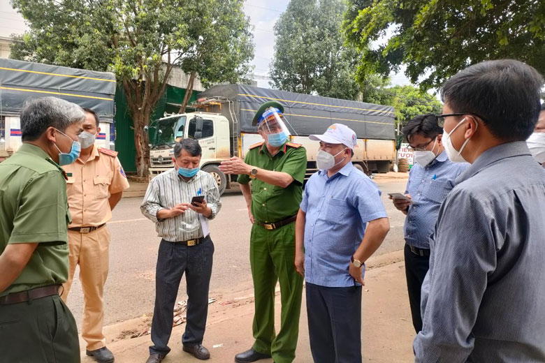 Đức Trọng: Tìm phương án quản lý hiệu quả các tài xế, phụ xe tải đường dài