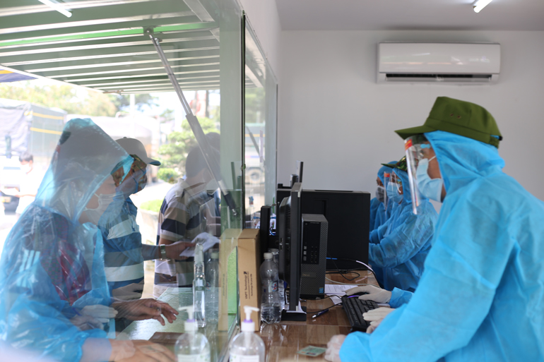 Chấn chỉnh, tăng cường công tác quản lý lái xe, phụ xe vận chuyển hàng hóa đường dài