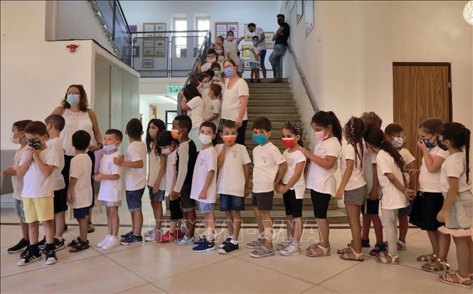 Israel không cho phép giáo viên chưa tiêm vaccine ngừa COVID-19 đến trường