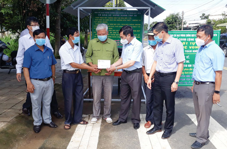 Cát Tiên: Những pháo đài vững chắc trong phòng, chống dịch COVID-19