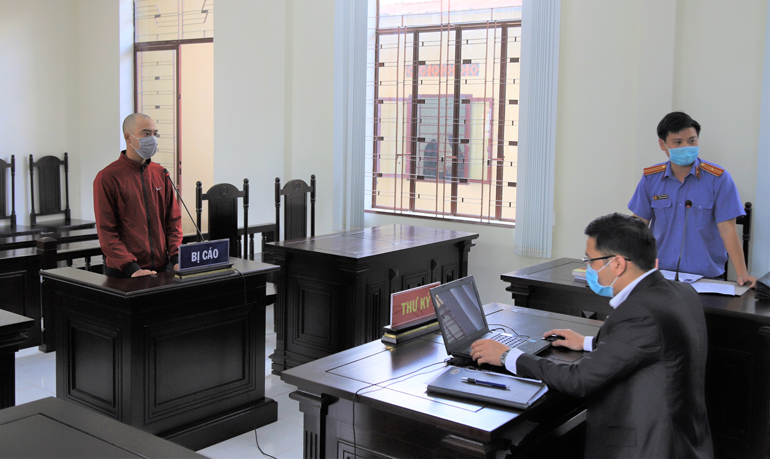 Đánh bảo vệ bệnh viện, lãnh án 6 tháng tù