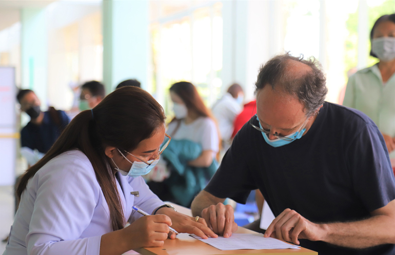 Các địa phương tiếp tục triển khai tiêm vắc xin phòng Covid-19 theo kế hoạch