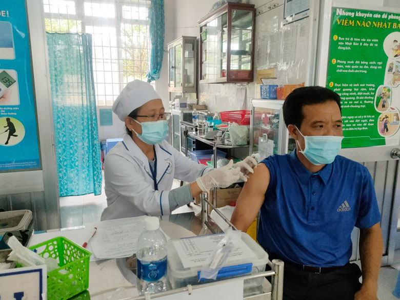 Đức Trọng tiêm phòng Covid-9 đợt 12 cho các đối tượng ưu tiên