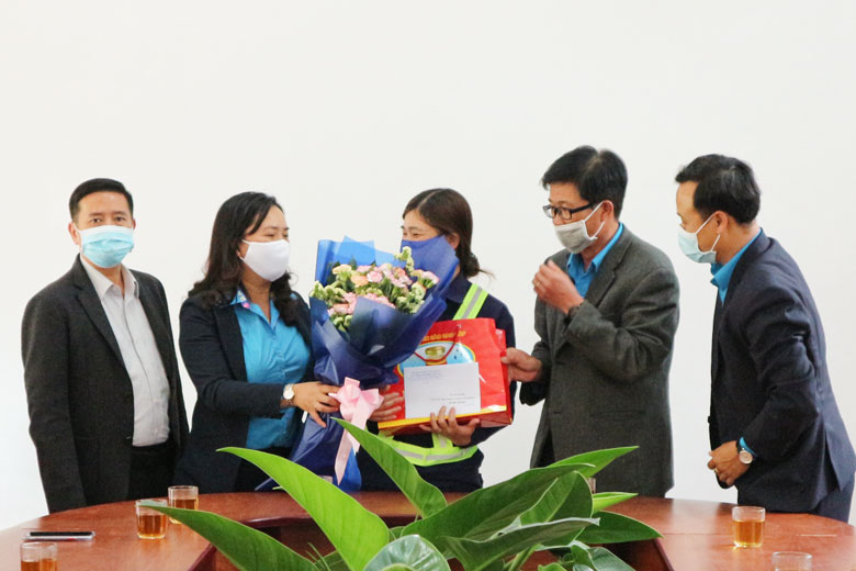 Đồng hành cùng người lao động