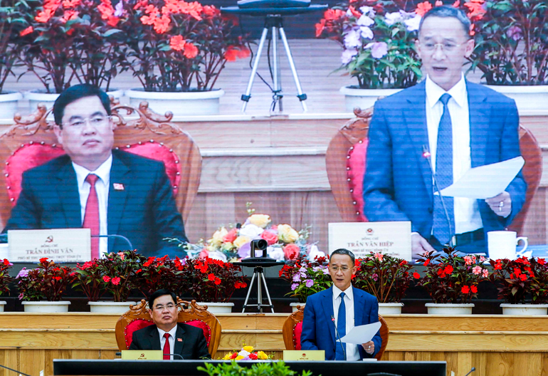Chủ tịch UBND tỉnh Trần Văn Hiệp kết luận hội nghị