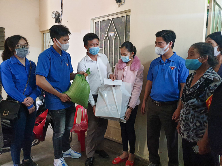 Đoàn Khối Các cơ quan tỉnh ra quân Ngày thứ Bảy tình nguyện và Ngày Chủ nhật xanh