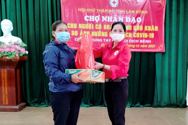 Tổ chức Chợ Nhân đạo lưu động tại Di Linh