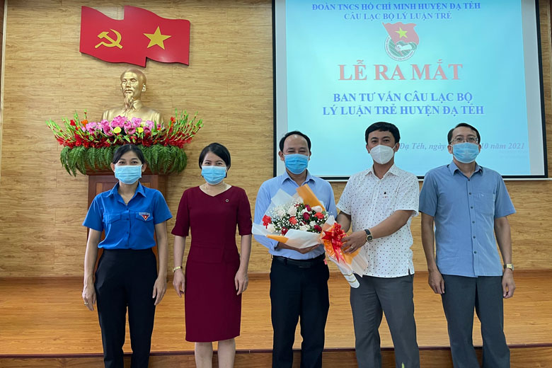 Ra mắt Ban Tư vấn CLB Lý luận trẻ huyện Đạ Tẻh