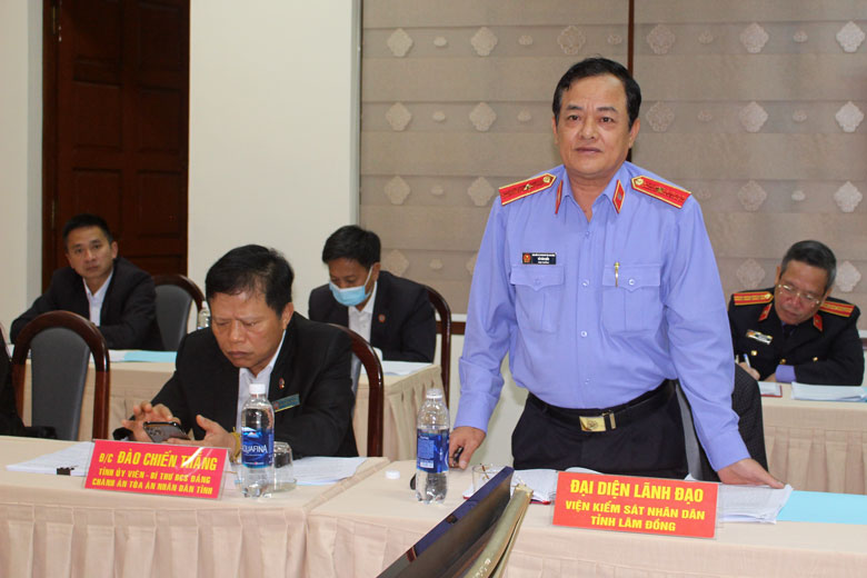 Các đại biểu tham gia đóng góp, kiến nghị về những vấn đề còn vướng mắc, khó khăn