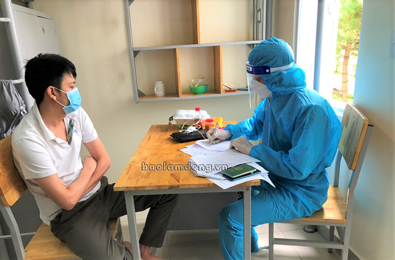 Bảo Lộc: Bắt đối tượng cầm đầu đường dây buôn lậu đang trốn trong khu cách ly