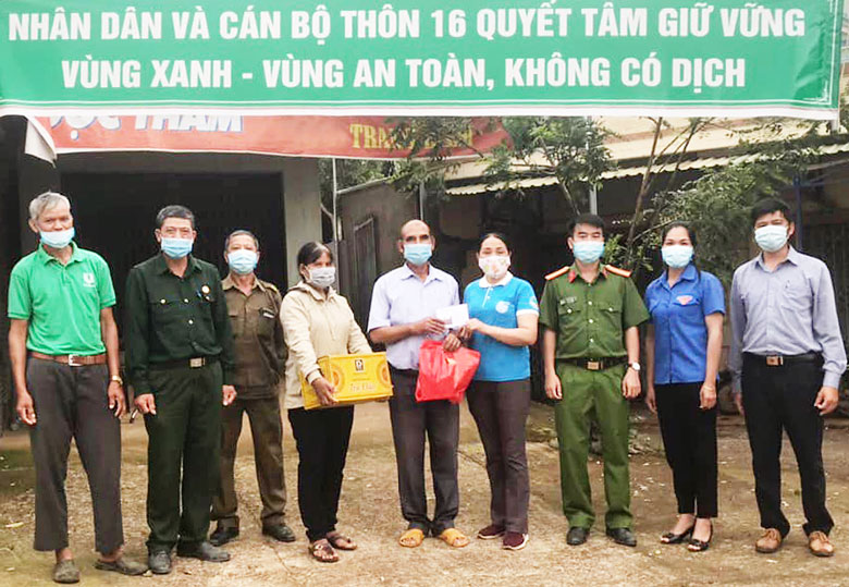 Phụ nữ Lộc Thành chung tay đẩy lùi đại dịch COVID-19
