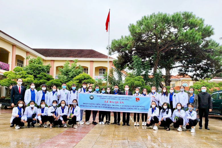 Lan tỏa sắc màu tình nguyện nơi tuyến đầu chống dịch