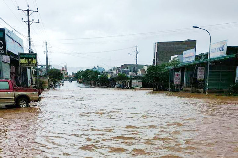Chủ động ứng phó với mưa lũ do ảnh hưởng của áp thấp nhiệt đới