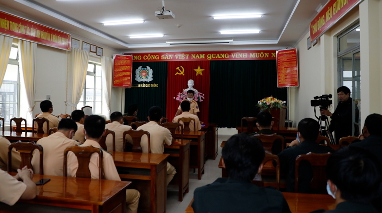CSGT Công an tỉnh triển khai phương án đảm bảo ATGT đón công dân về địa phương