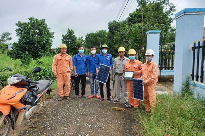 Cát Tiên: Triển khai công trình thanh niên ''thắp sáng đường quê''