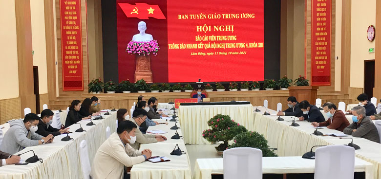 Hội nghị báo cáo viên Trung ương thông báo nhanh kết quả Hội nghị Trung ương 4, khóa XIII