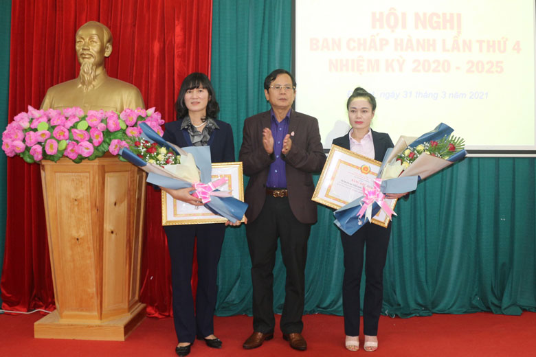 Tăng cường sự lãnh đạo của Đảng trong thực hiện quy chế dân chủ ở cơ sở