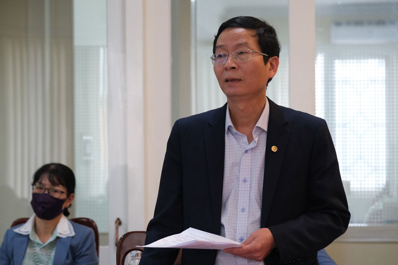Ông Mai Giang Nam, Giám đốc Kho bạc Nhà nước Lâm Đồng báo cáo kết quả hoạt động các tháng đầu năm và nhiệm vụ 3 tháng cuối năm 2021