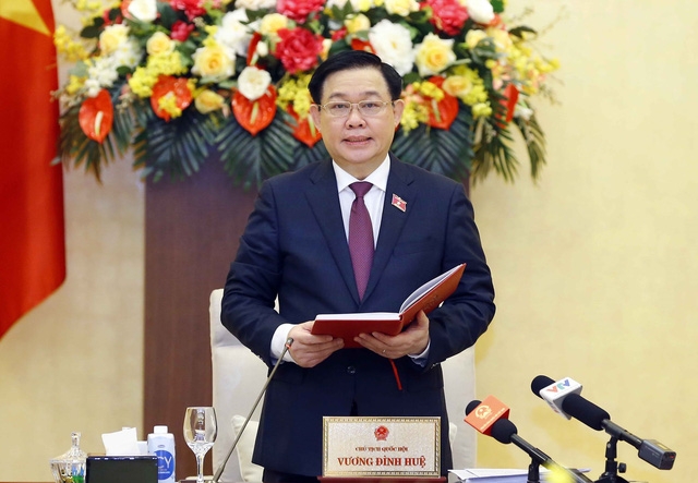 Chủ tịch Quốc hội Vương Đình Huệ phát biểu tại phiên họp