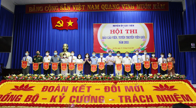 Cát Tiên: 35 thí sinh tham gia Hội thi Báo cáo viên, tuyên truyền viên giỏi năm 2021