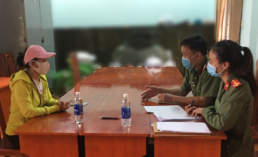 Phạt 5 triệu đồng người đăng tin trị Covid-19 bằng ''nước thánh thiên''