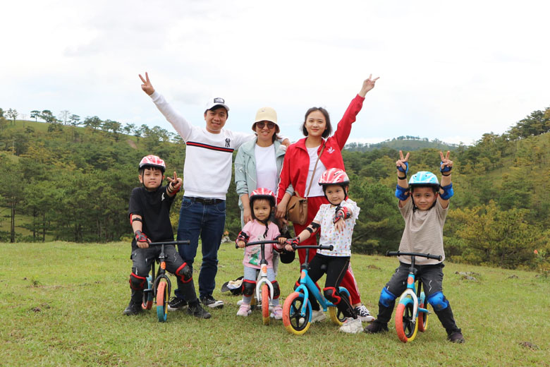 Du khách nên chọn các tour du lịch an toàn theo quy mô gia đình hoặc nhóm bạn. Ảnh: Dalat Dicovery