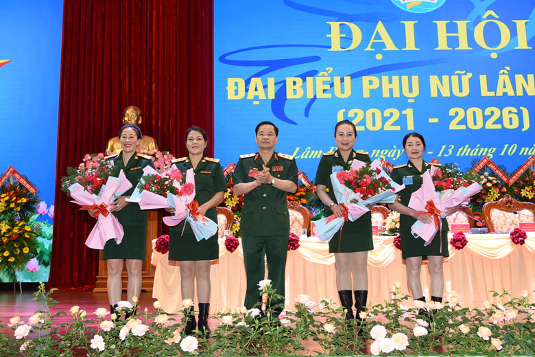 Các đại biểu đi dự Đại hội cấp trên ra mắt Đại hội