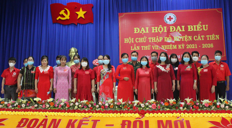 Ban Chấp hành Hội CTĐ khóa VII ra mắt Đại hội