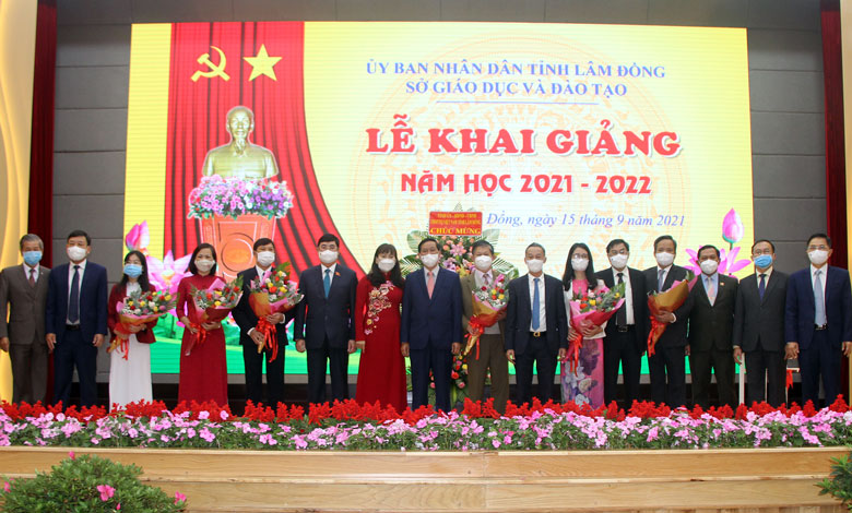 Học phí và các khoản thu trong trường học năm học mới