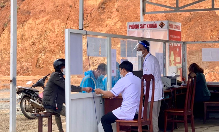 Triển khai các biện pháp phòng chống dịch Covid-19 cho người từ các tỉnh về Lâm Đồng