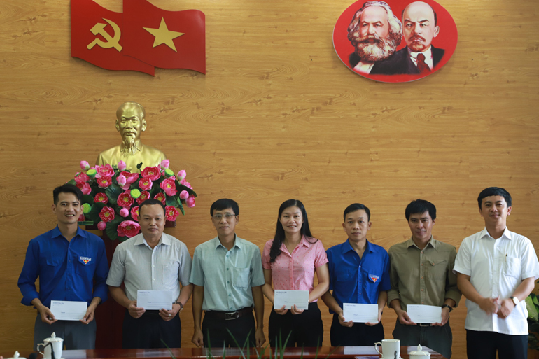 Đạ Tẻh: Gặp mặt kỷ niệm ngày truyền thống các Ban Xây dựng Đảng, Ủy ban Kiểm tra và Văn phòng cấp ủy